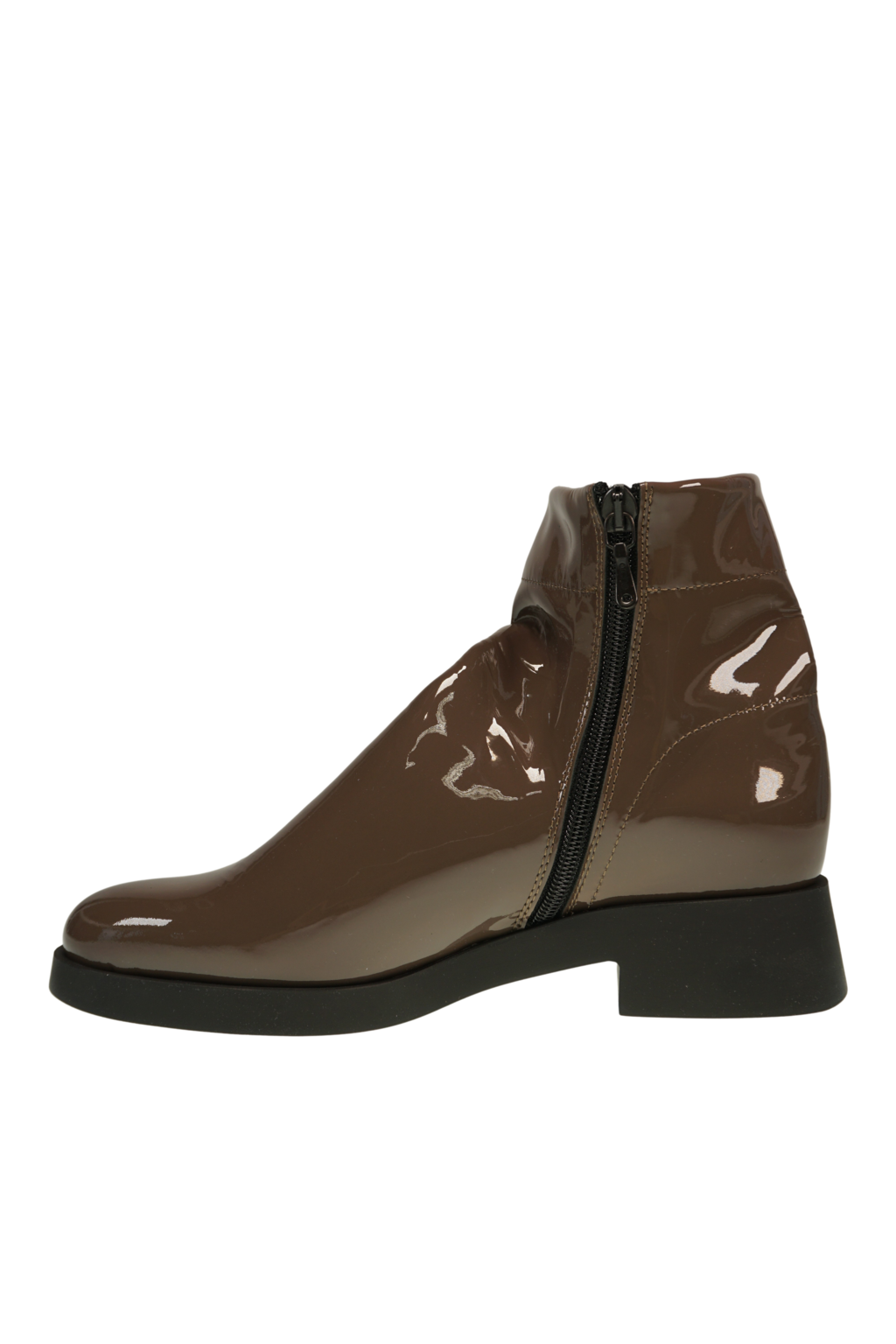 Taisha Laekeo chestnut